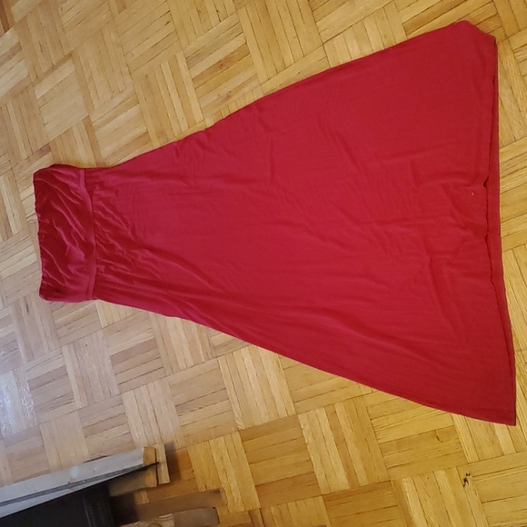 Beautiful red Maxi dress - Picture 2 of 3